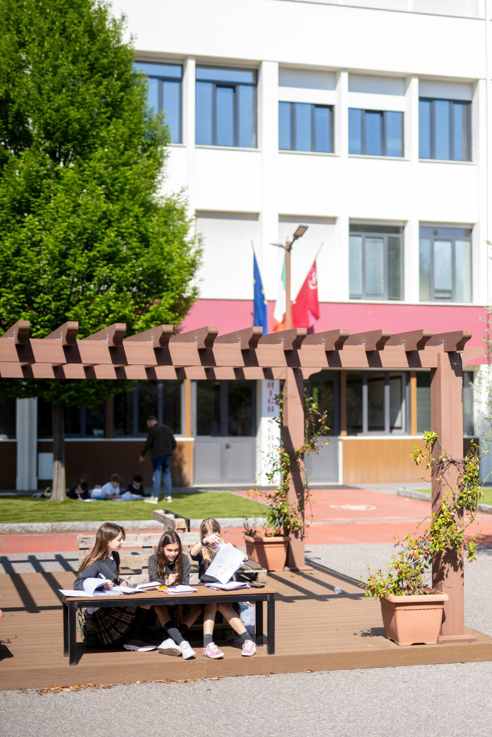 L’edificio moderno della BBS Middle e High School a Bergamo